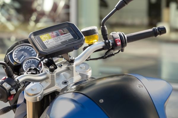 Neuer BMW Smartphone Cradle